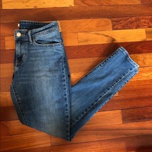 🔸Levi’s 711 Jeans🔸